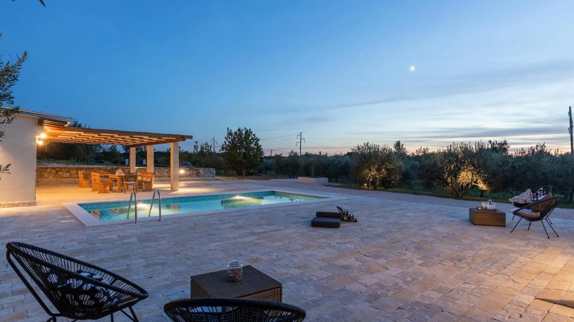 Villa Oliveto With Pool Donji Kasic